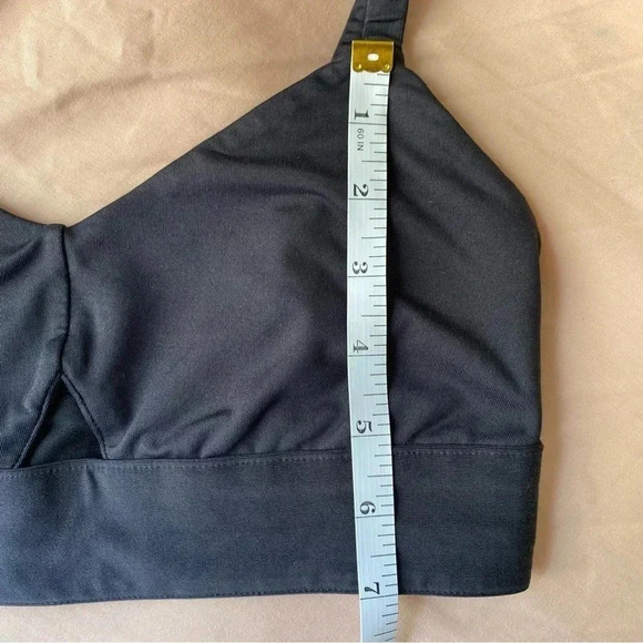 3/$39 Fabletics Cutout Front Criss Cross Back Medium support Sports Bra S - Picture 6 of 6